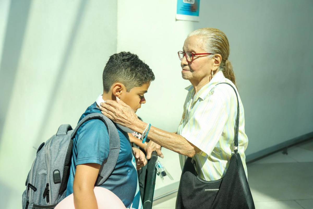 André Enoc, el niño hondureño parte rumbo al Kennedy Space Center de la NASA