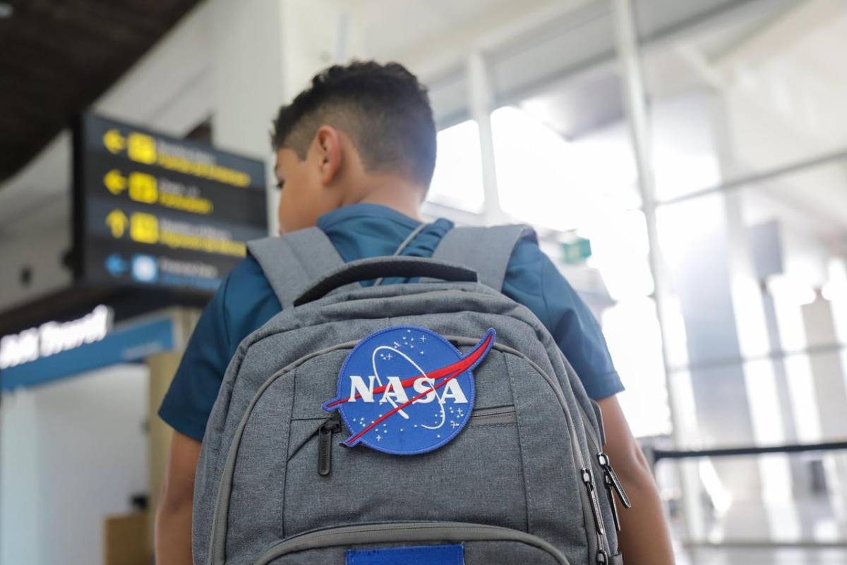 André Enoc, el niño hondureño parte rumbo al Kennedy Space Center de la NASA