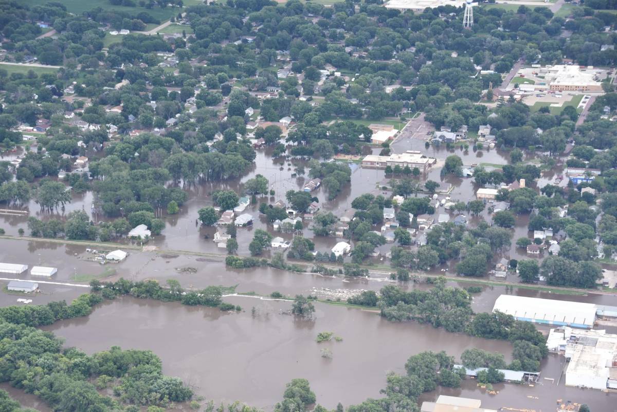 Inundaciones en Medio Oeste de EEUU dejan un muerto y miles de evacuados