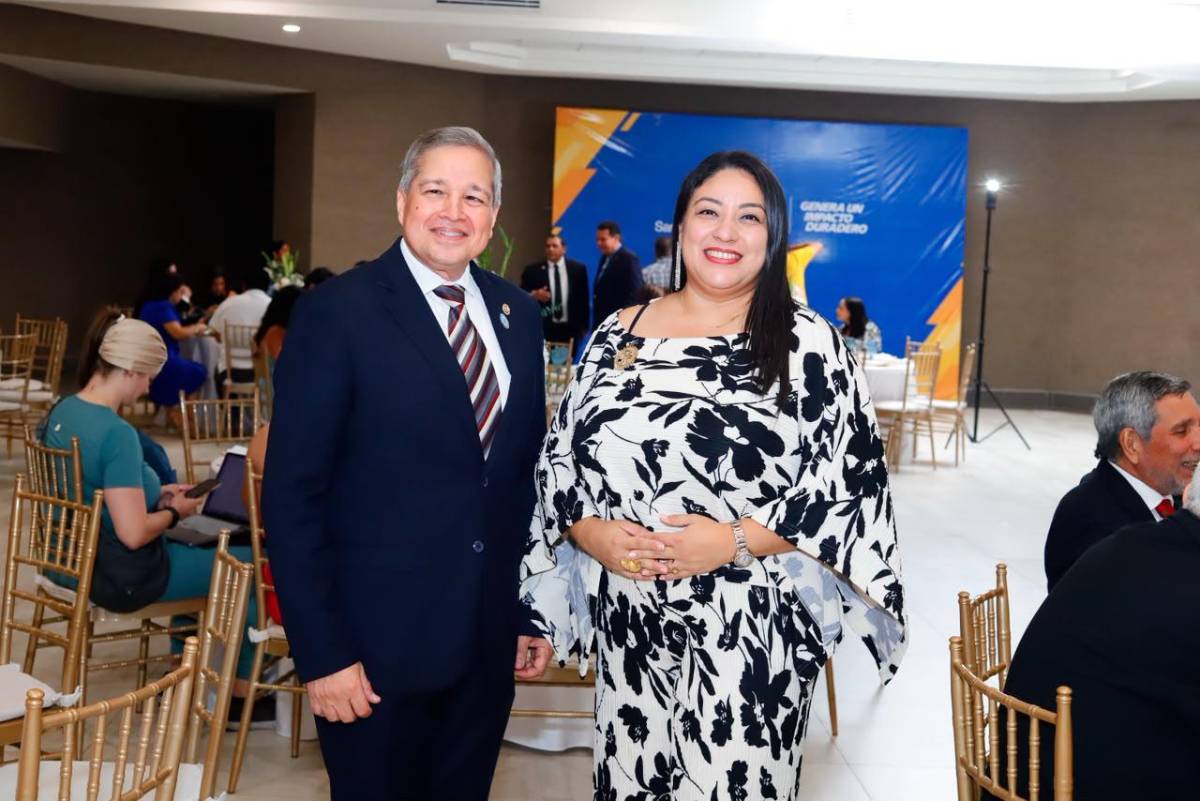 Así fue la juramentación del nuevo presidente del Club Rotario San Pedro Sula 2026-2027