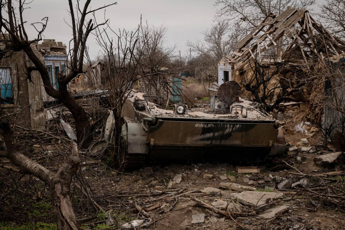Los restos de un vehículo militar con el símbolo ruso “Z” en el pueblo de Oleksandrivka, Ucrania, el 26 de enero de 2023.