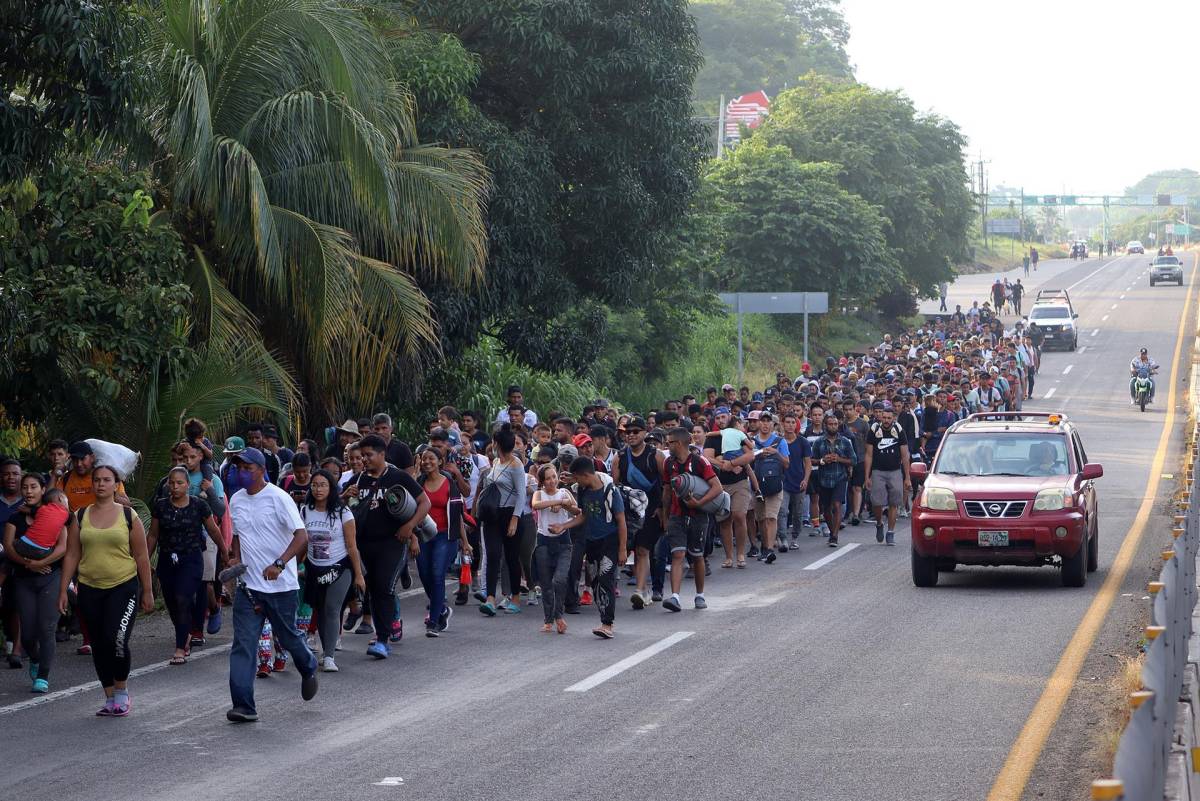 Guardia Nacional de México cierra el paso a la caravana migrante