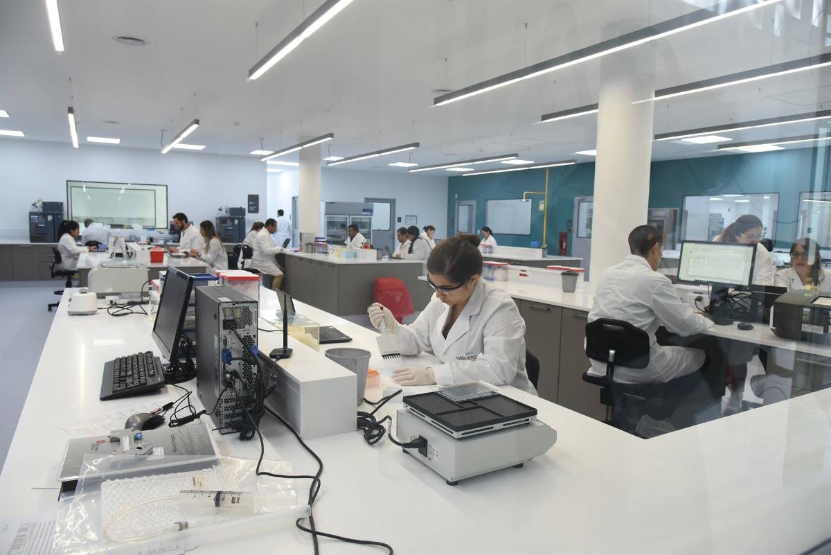 Fármaco experimental redujo en un 83% riesgo de desarrollar covid en población de riesgo