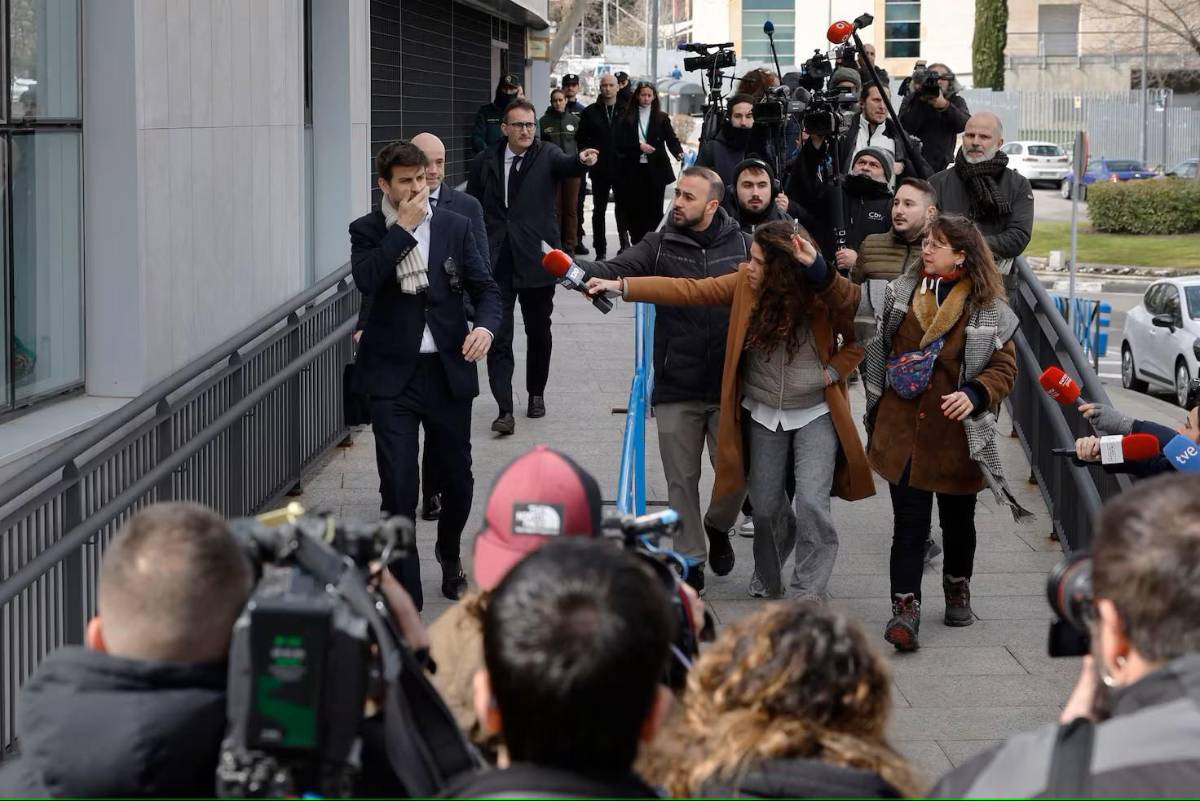 Gerard Piqué rompe a llorar ante el juez, mientras Shakira factura