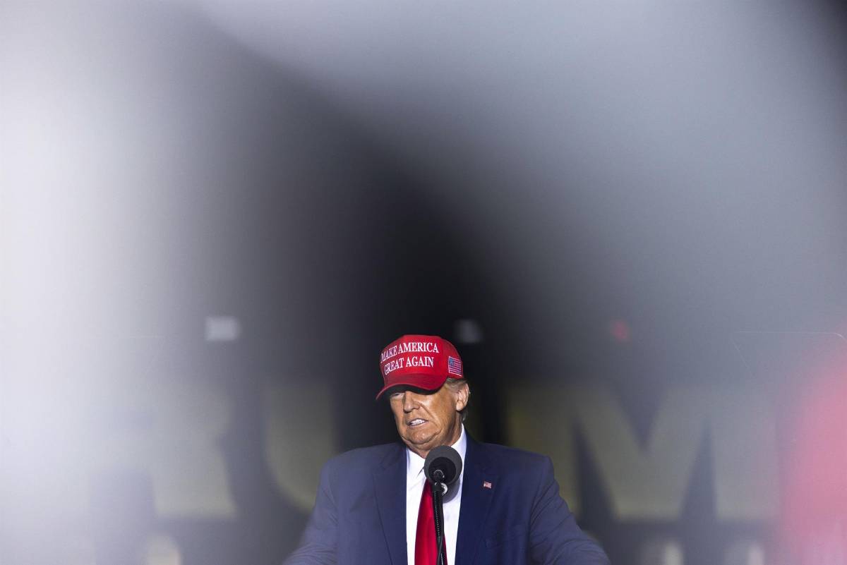 Trump demanda al comité del asalto al Capitolio de EEUU para evitar declarar