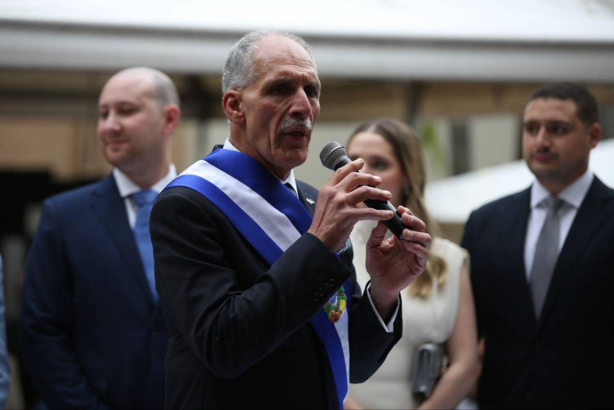 Le di un abrazo: Así fue el encuentro de Asfura con Bukele en la cumbre de Trump