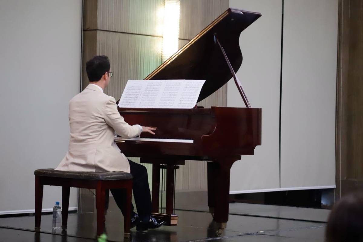 Fotos: La Gala Arrebato deleitó con una presentación magistral de piano en SPS