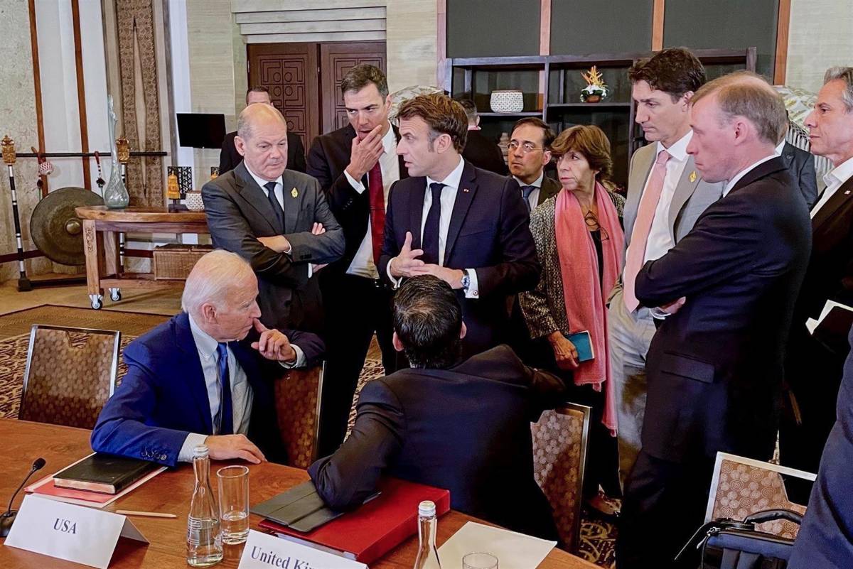 Biden y líderes del G7 se reúnen de urgencia en Bali sobre Polonia