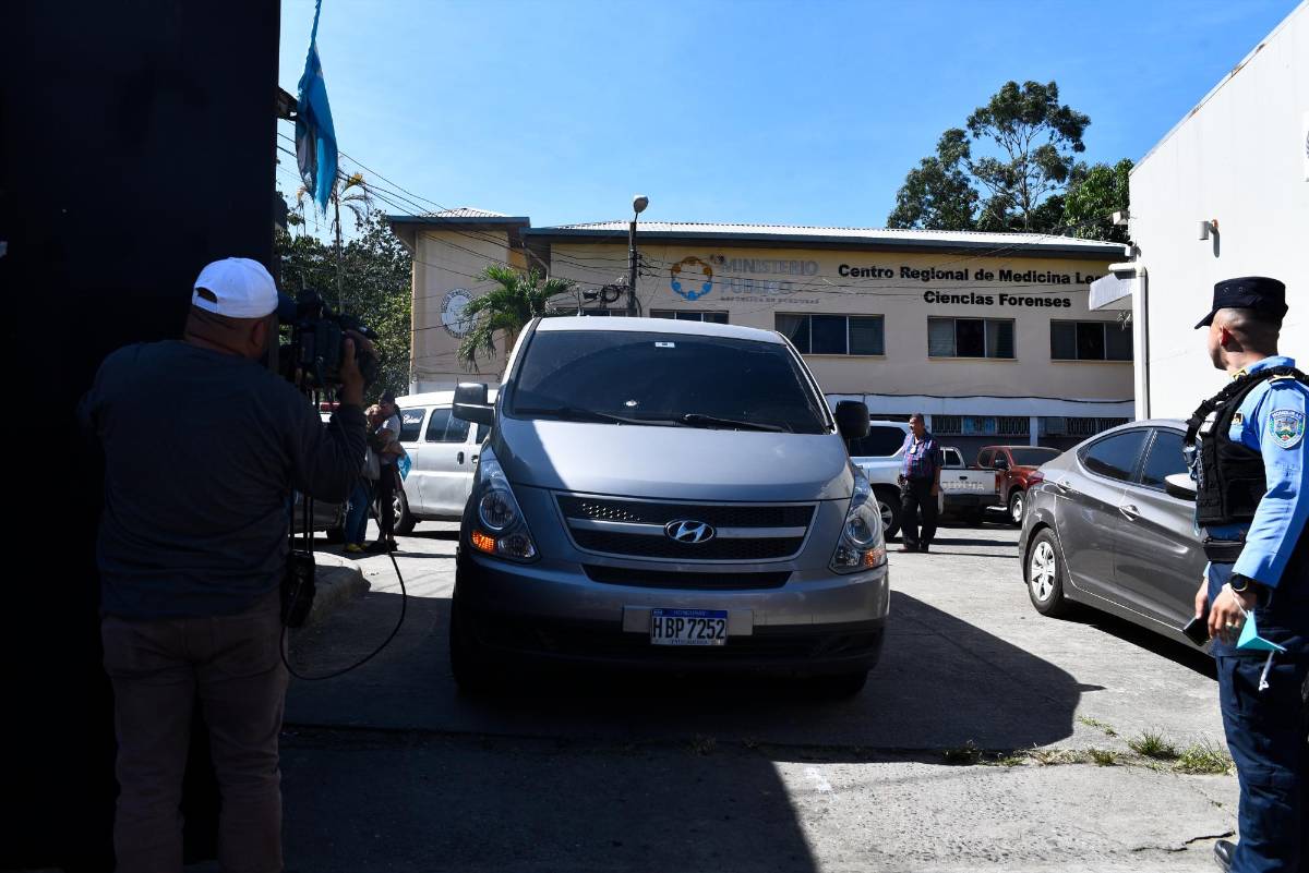 Investigan muerte de tres hombres en Esparta