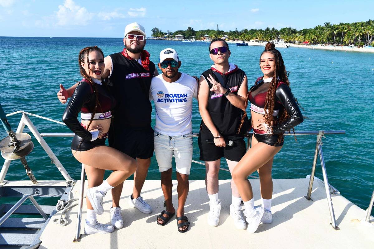 Así se realizó “Activities Sunset Blue”, la primera fiesta de catamarán en Roatán