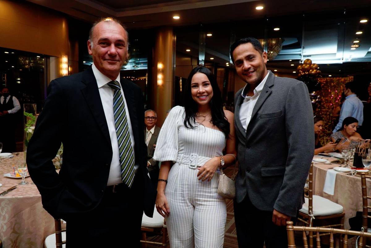 Cena de gala y fraternidad en el 26 aniversario de Ahaci