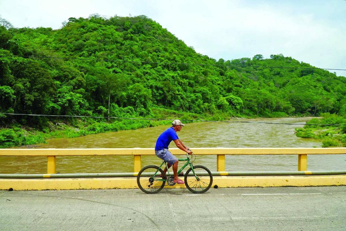 “Solo piensan en el beneficio de abajo”: El Tablón revive dudas y temores en La Ceibita