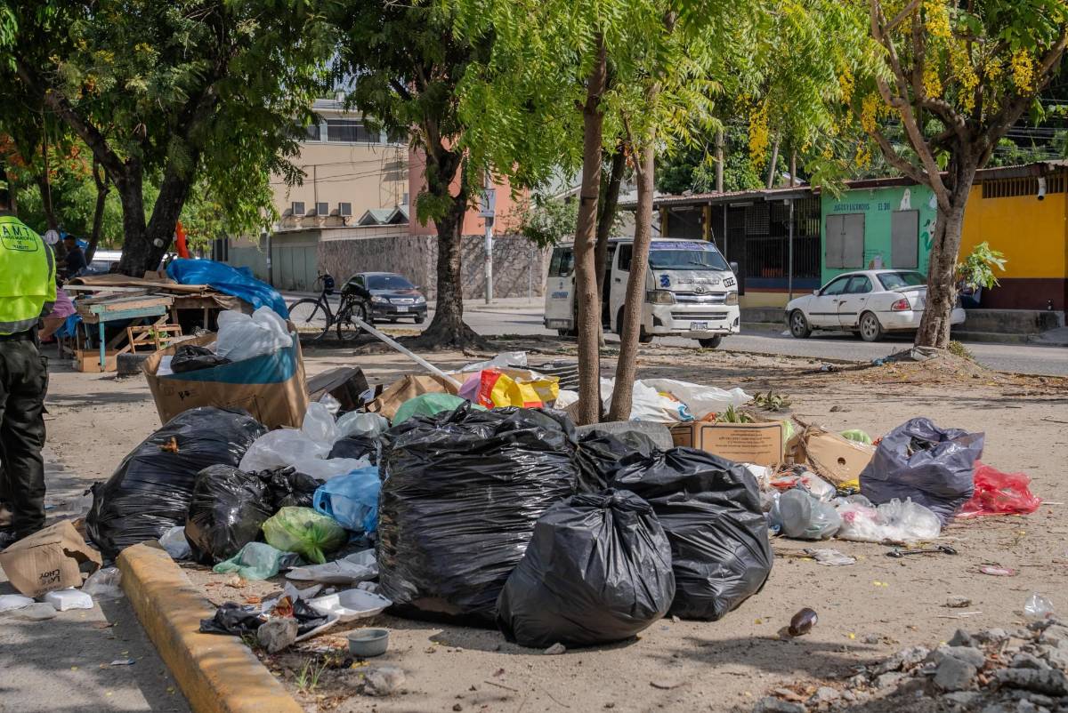Colocan chachas y decomisan lavadoras en operativo cero chatarra en Satélite y Cabañas