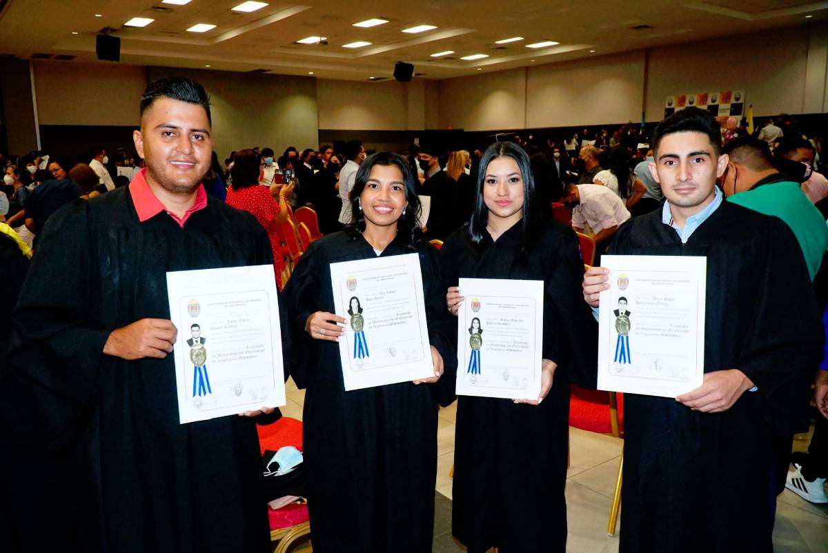 Orgullo y gozo por los nuevos profesionales