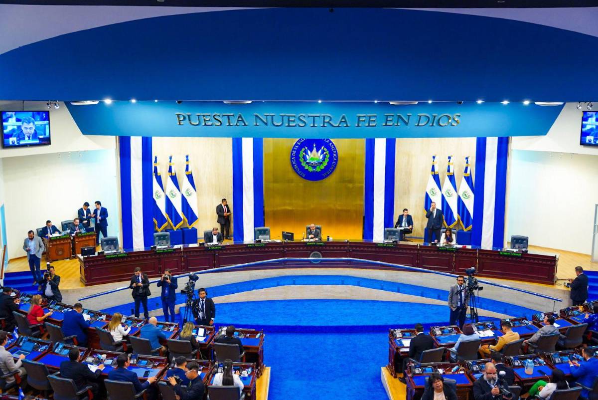 El Congreso salvadoreño permitirá a youtubers dar “cobertura” a sesiones