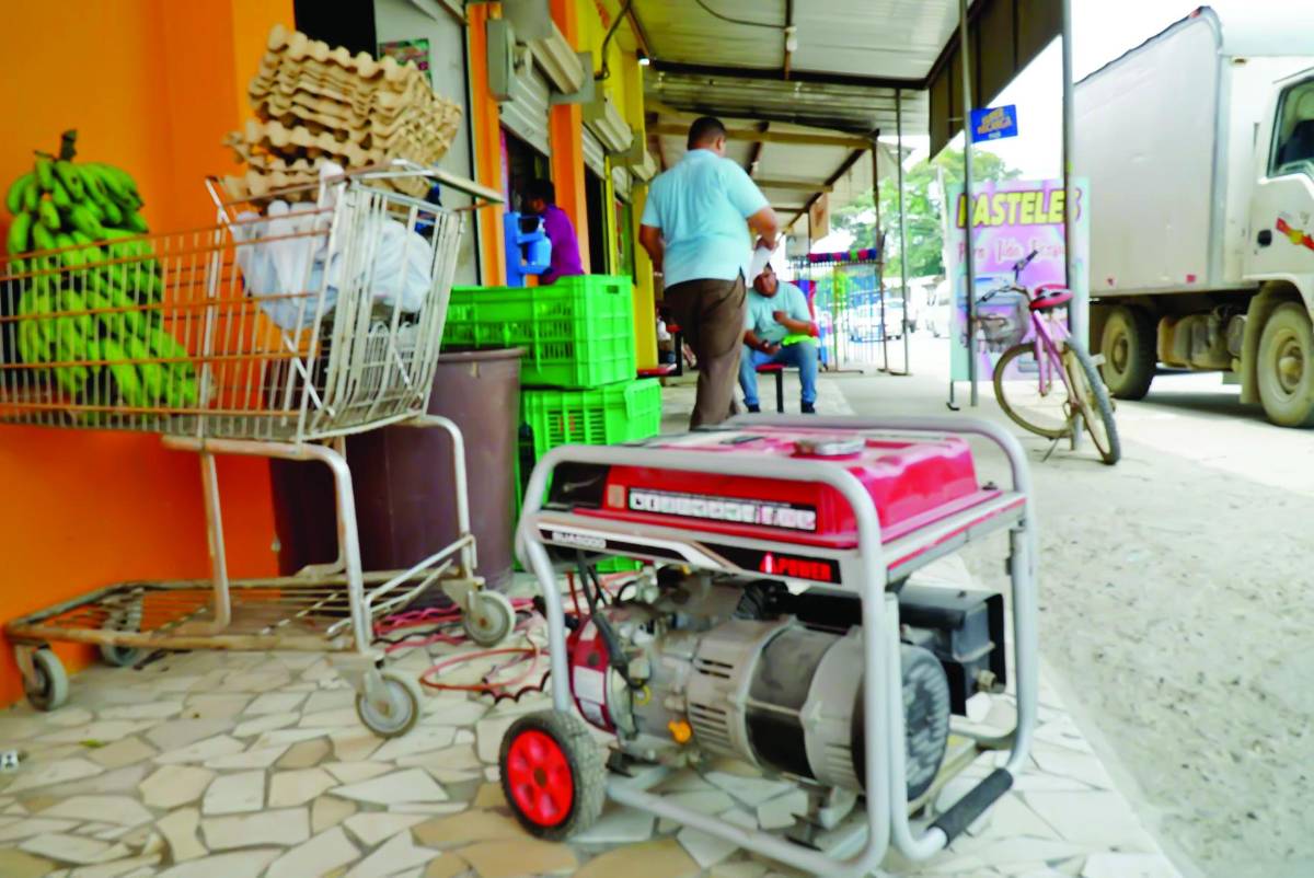 Al menos 147 mil pobladores de la Rivera están sin energía