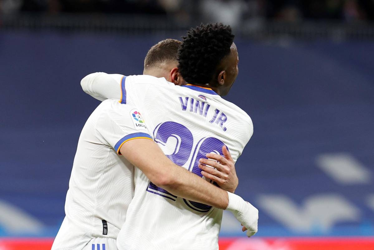 Real Madrid golea al Valencia con doblete de Benzema y Vinicius