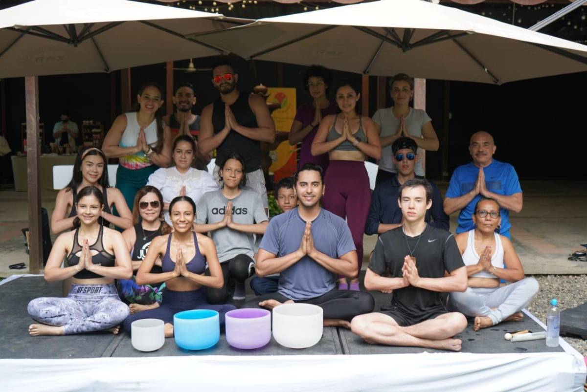Exitosa celebración del día internacional del Yoga