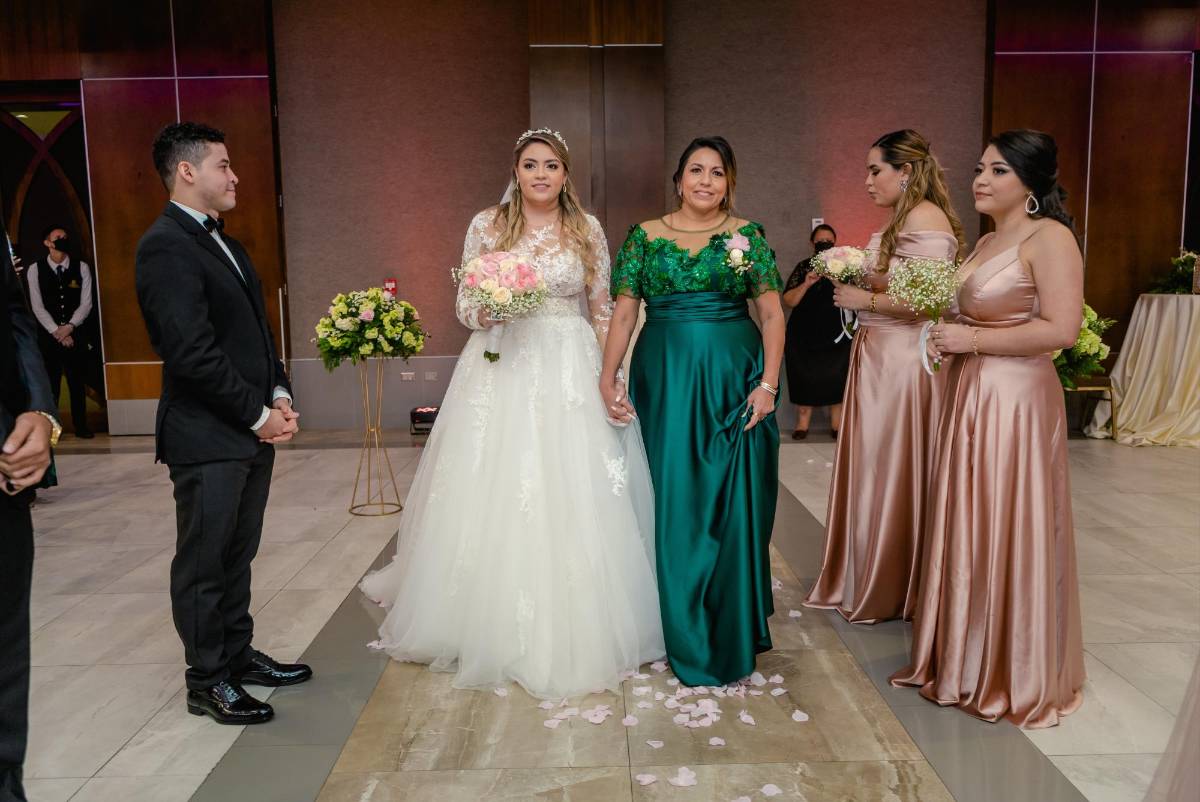 Sindy Rivera y Kenner Orellana ya son esposos