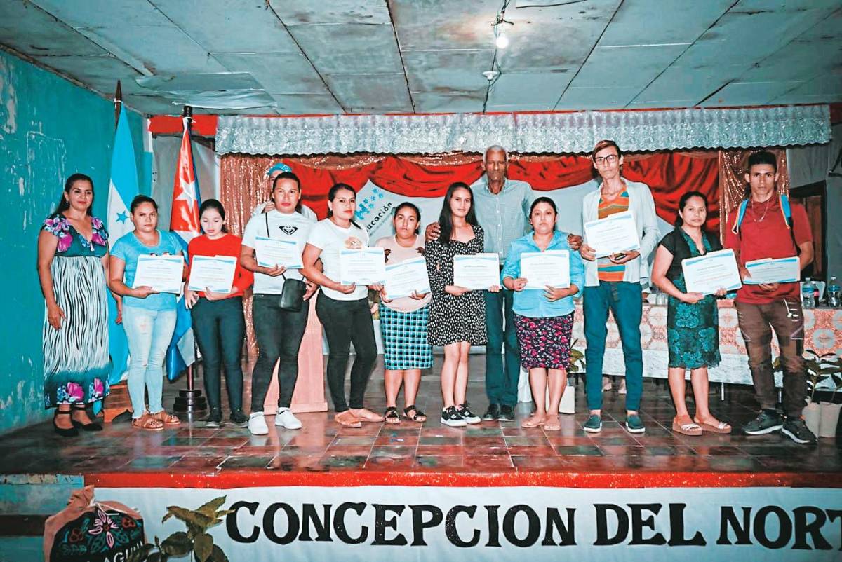 Declaran libres de analfabetismo a dos municipios más del país