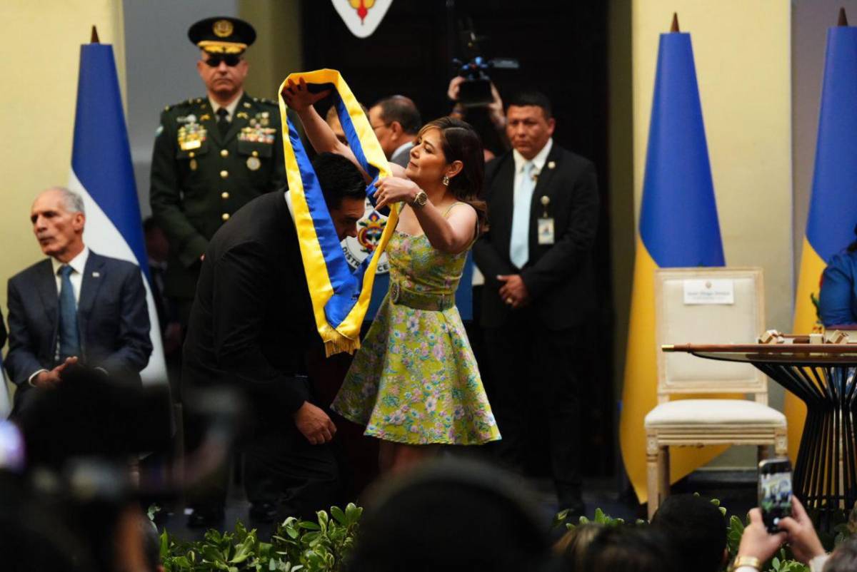 Un beso y dedicatoria: ¿quién es la esposa de Juan Diego Zelaya?