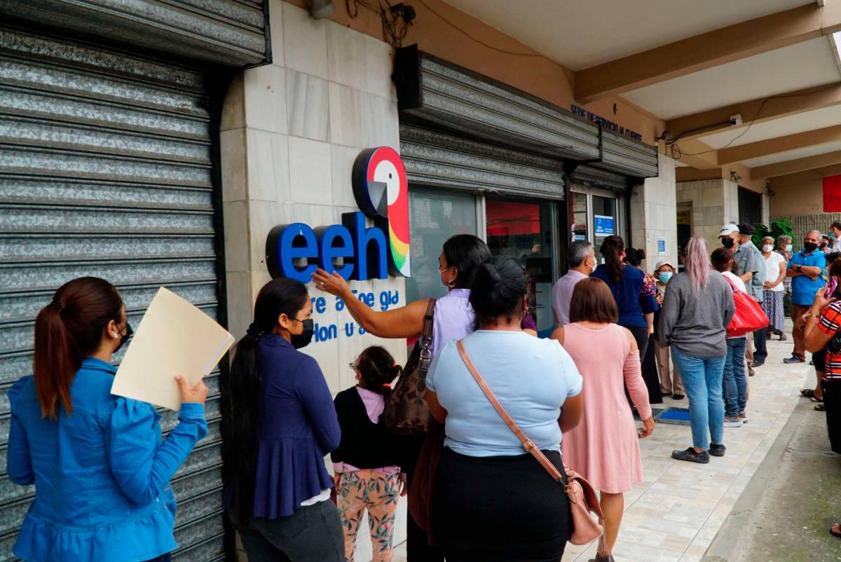 1.7 millones de abonados siguen sin saber si les aplicarán el subsidio