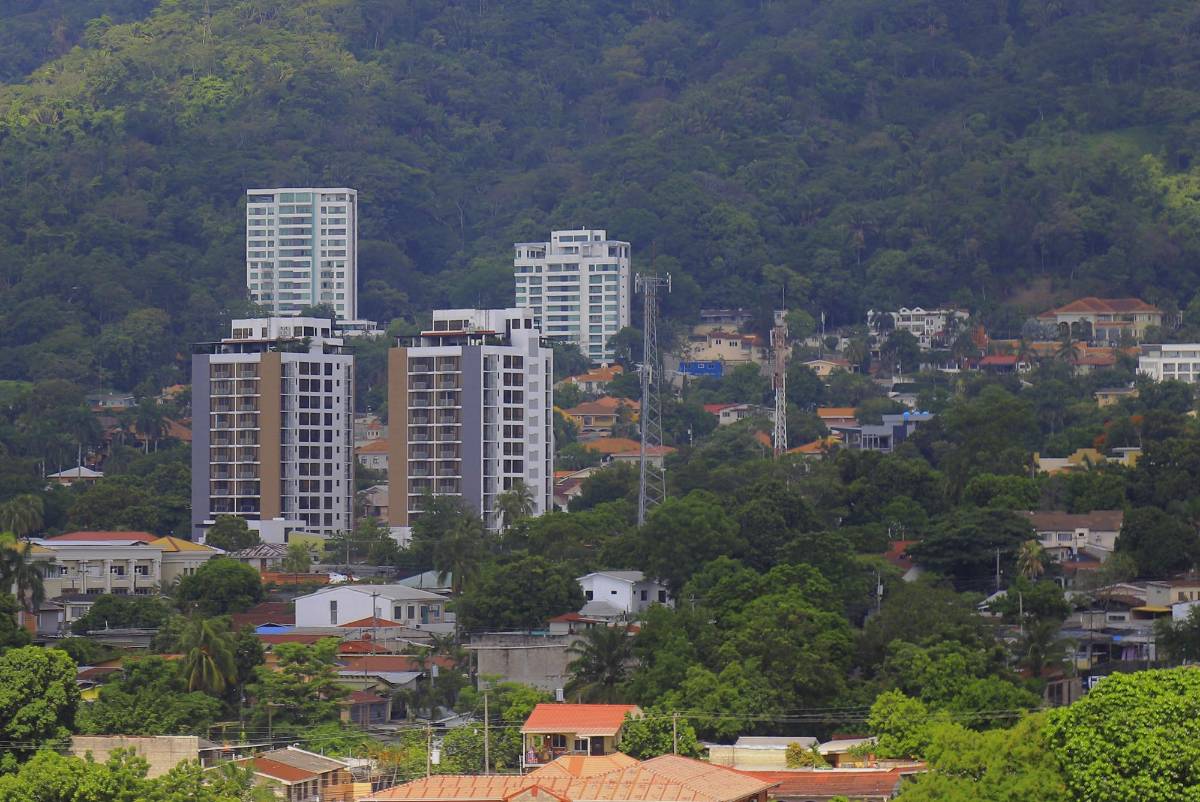En un solo edificio vertical, lo menos que se invierte son unos 250 millones de lempiras, y genera más de 300 empleos.