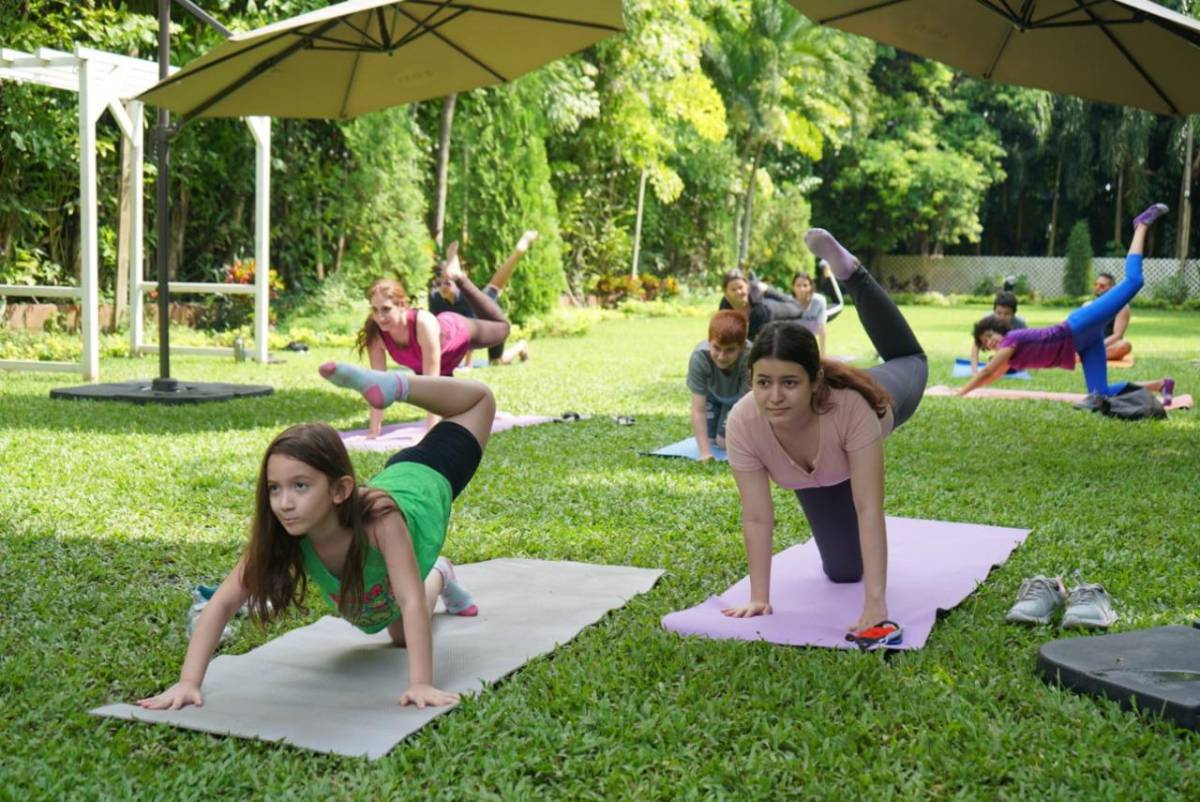 Exitosa celebración del día internacional del Yoga