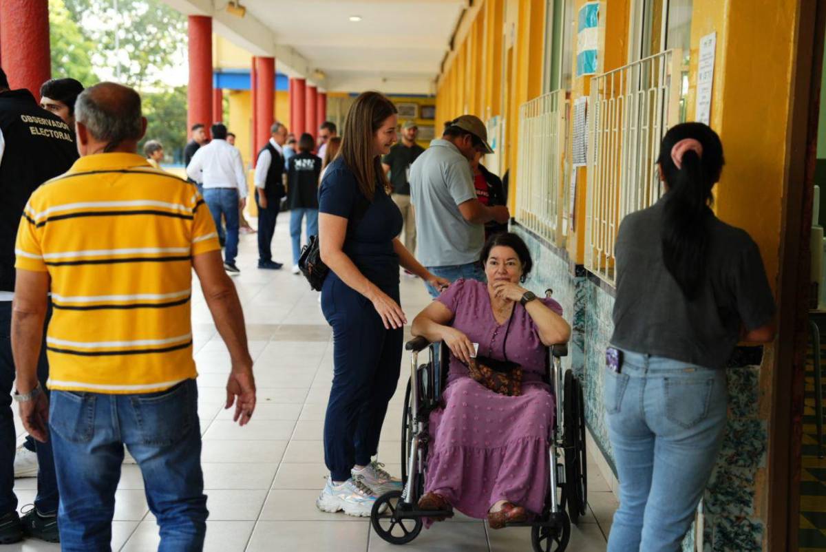 Elecciones Honduras 2025: largas filas, retrasos y afluencia de personas