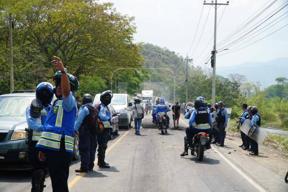 Libre el paso en Cofradía tras varias horas de toma de carretera por pobladores