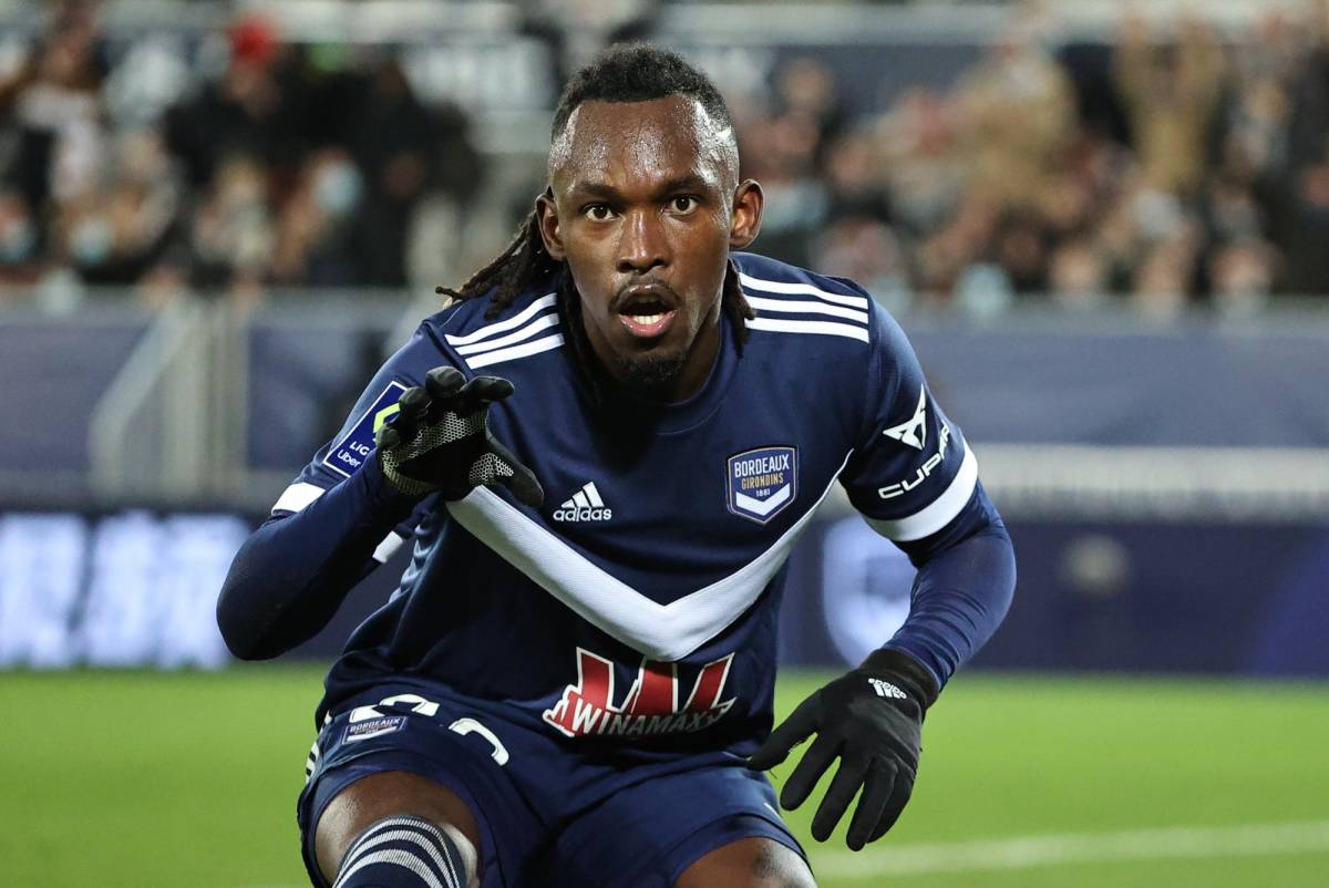 El Girondins de Alberth Elis podría quedarse en segunda división tras recortar su deuda