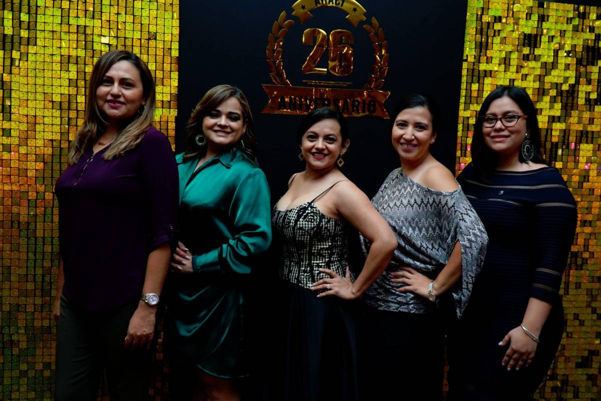 Cena de gala y fraternidad en el 26 aniversario de Ahaci