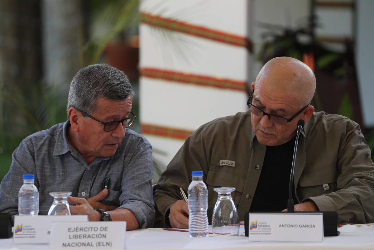 Ejercito de Liberación Nacional y gobierno colombiano anuncian la vuelta a negociaciones