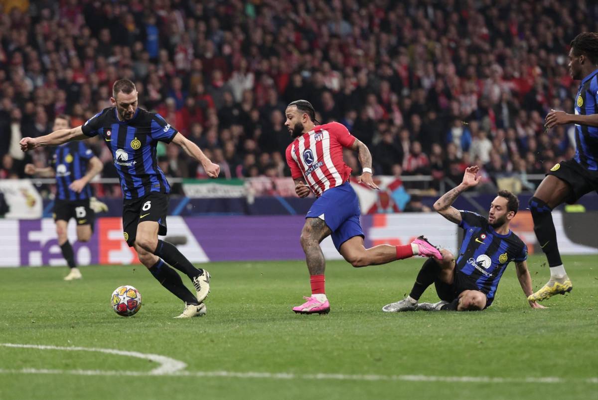 Memhis Depay entró de cambio por Morata e hizo el segundo tanto del Atlético.