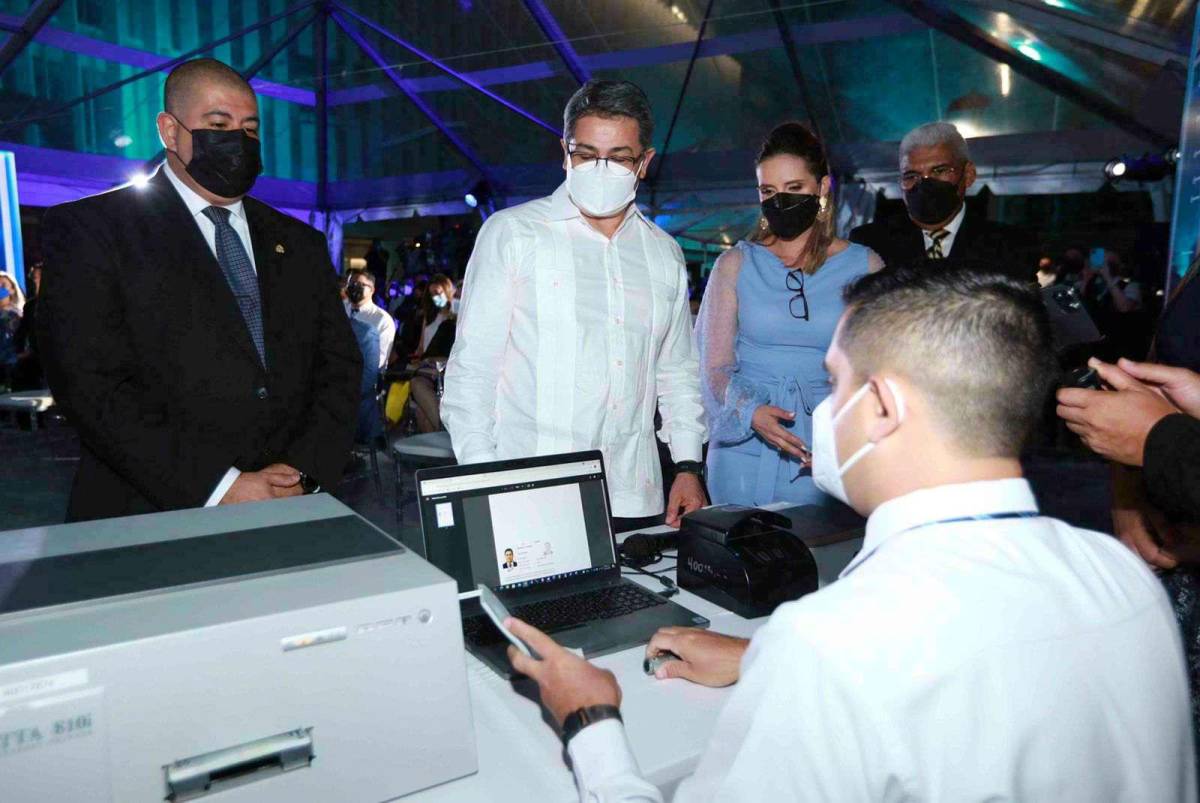 Nuevo pasaporte electrónico cuenta con chip de seguridad