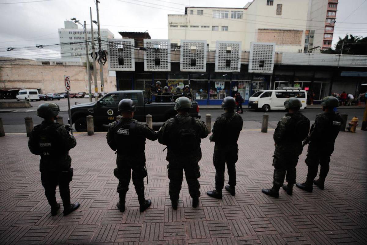 Fuerzas Armadas refuerzan seguridad en Tegucigalpa por agenda clave del Congreso