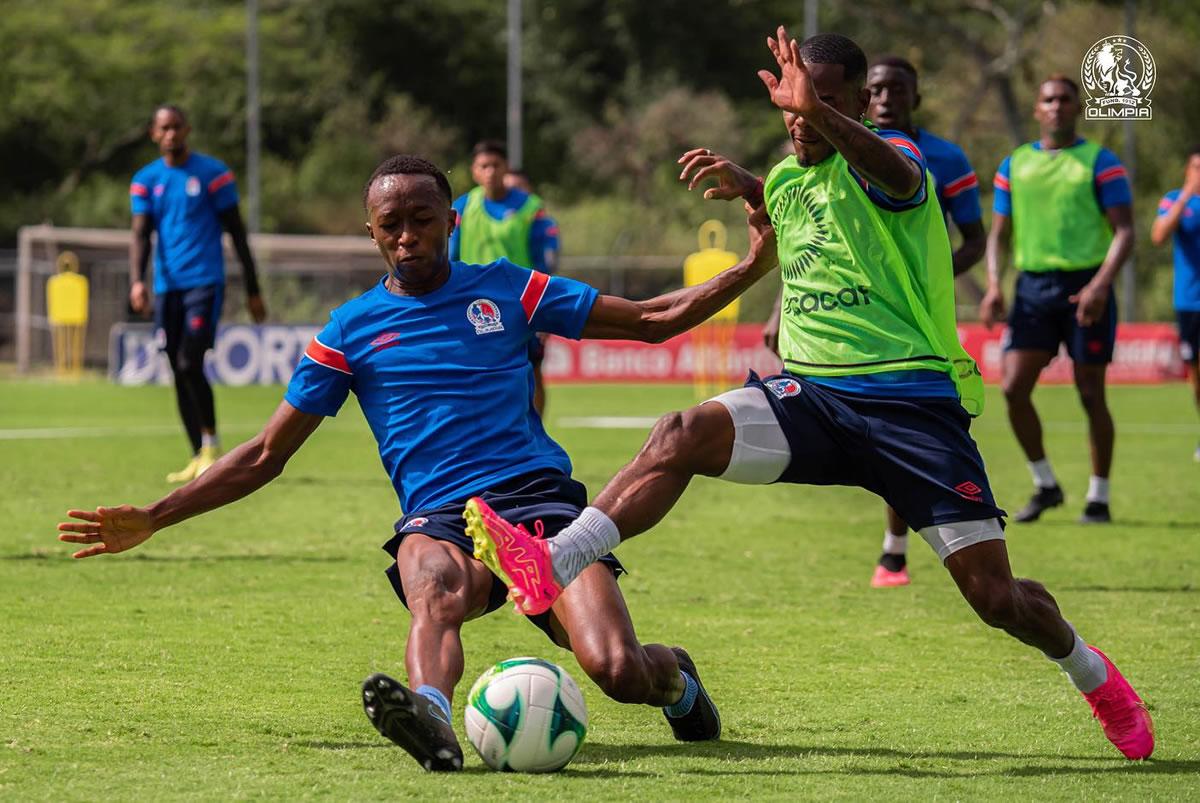 El joven jugador se entrega con todo en cada entrenamiento del Olimpia.