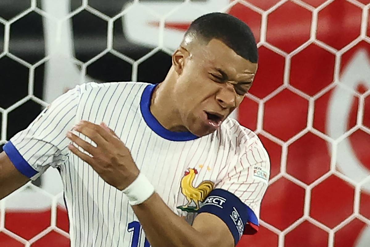 Mbappé reacciona tras sufrir golpe y confirma su futuro en la Eurocopa