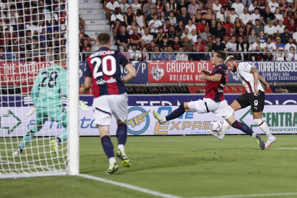 El derechazo de Oliver Giroud se fue al fondo de las redes.