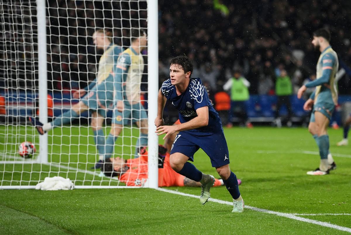 Joao Neves hizo el gol de la remontada del PSG.
