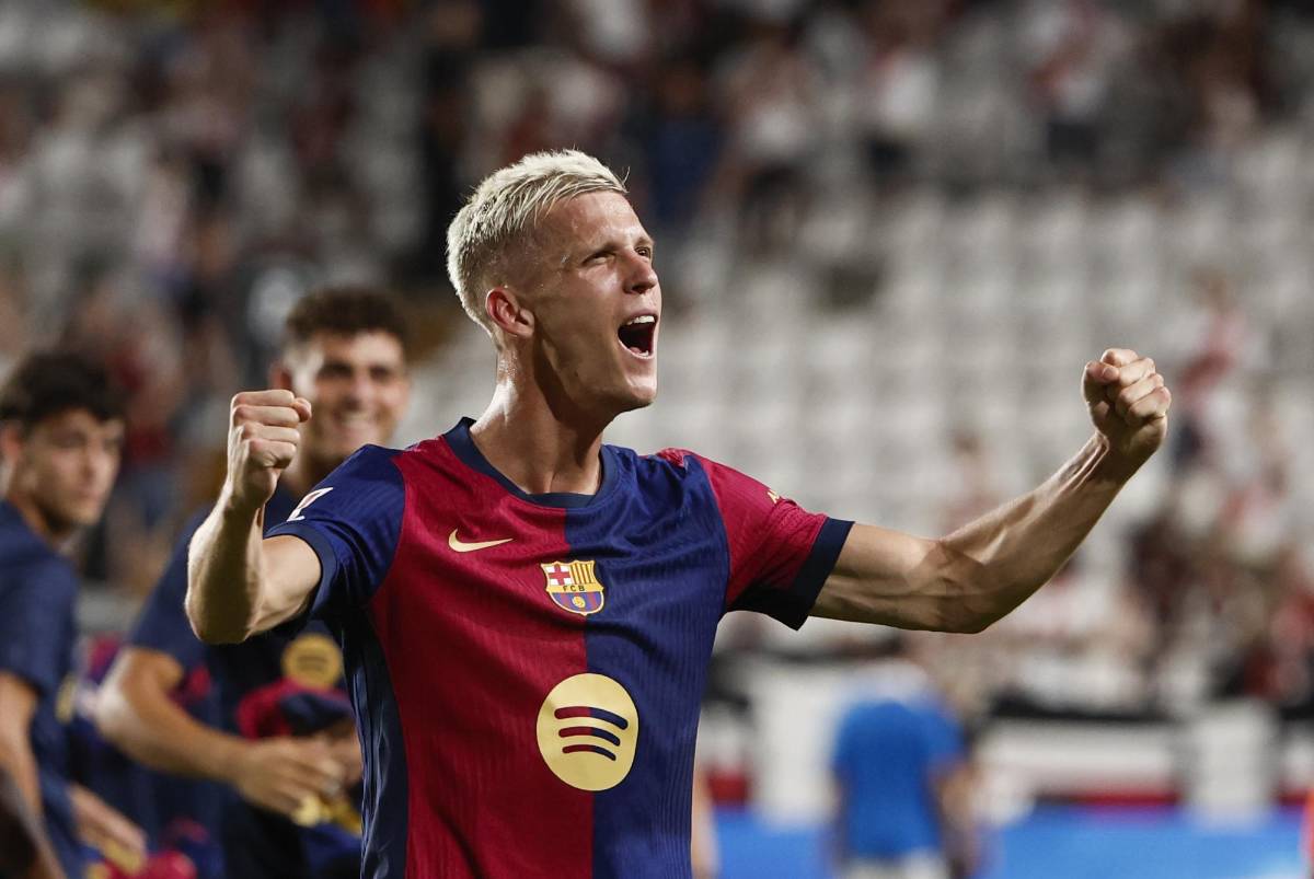 El Barcelona remonta con exhibición de Dani Olmo y es líder