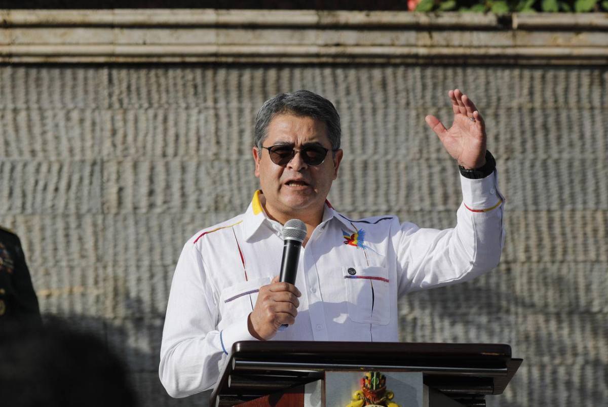 La razón por la que hijas de JOH asistieron a traspaso de mando de las FFAA