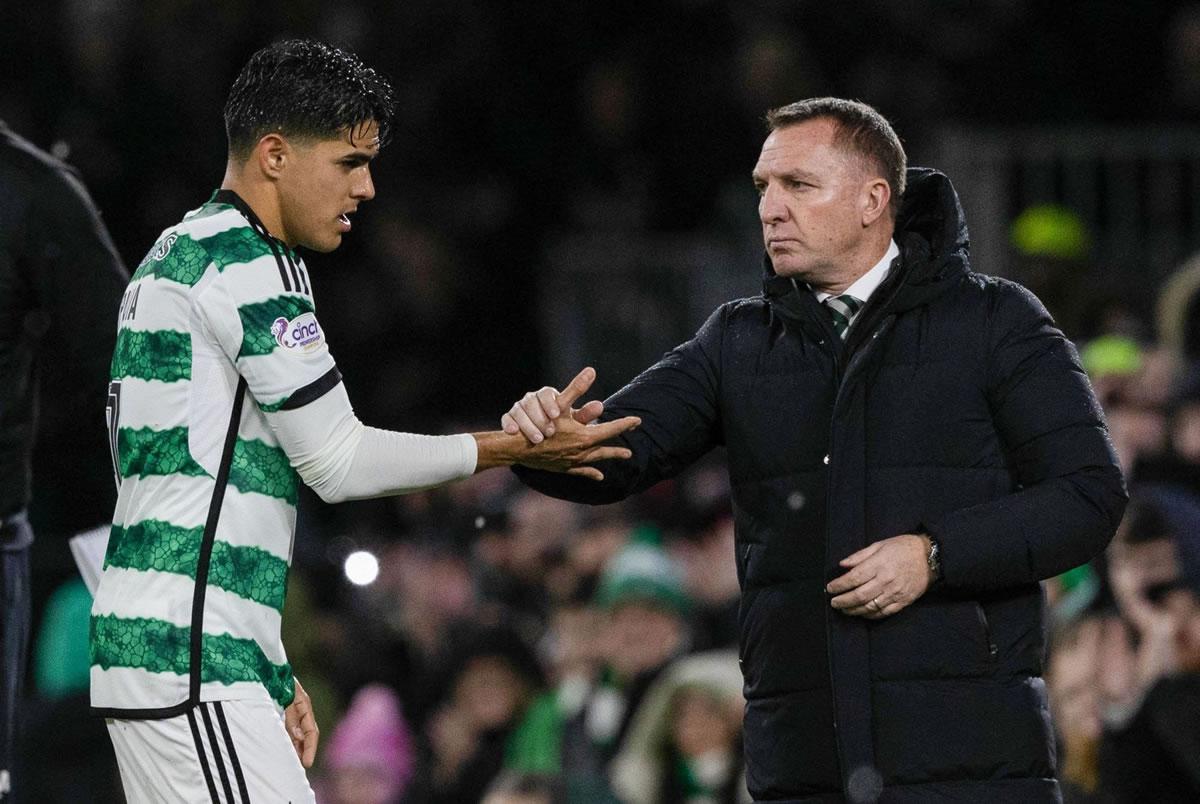 Luis Palma fue felicitado por su entrenador Brendan Rodgers tras su actuación contra el Livingston.