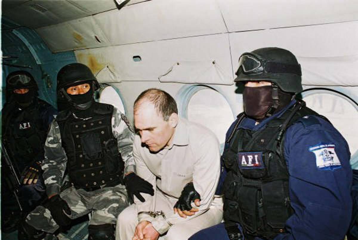 Estados Unidos entrega a México a Osiel Cárdenas, exlíder de ‘Los Zetas’