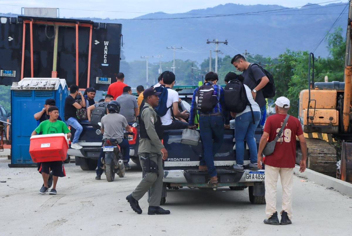 Así lograron llegar a sus trabajos hoy los habitantes de Jucutuma y Flor de Cuba