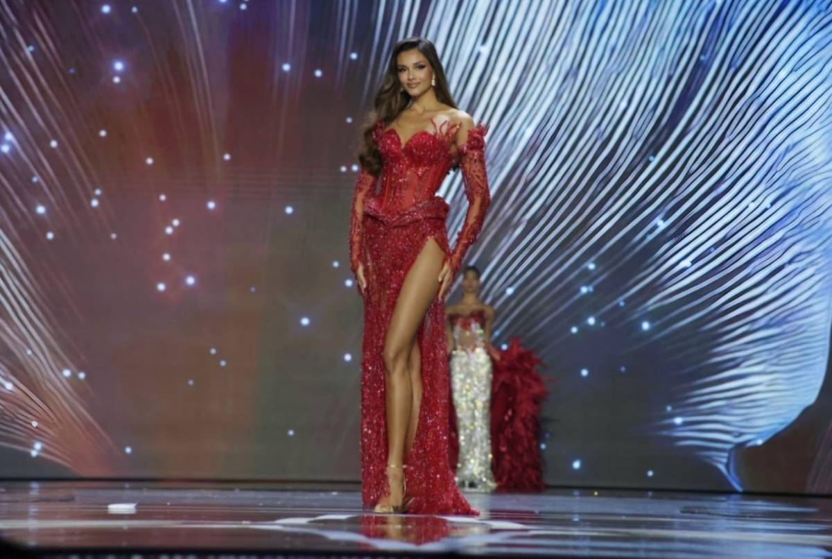 Glamour en los vestidos de noche de la preliminar del Miss Universo 2025