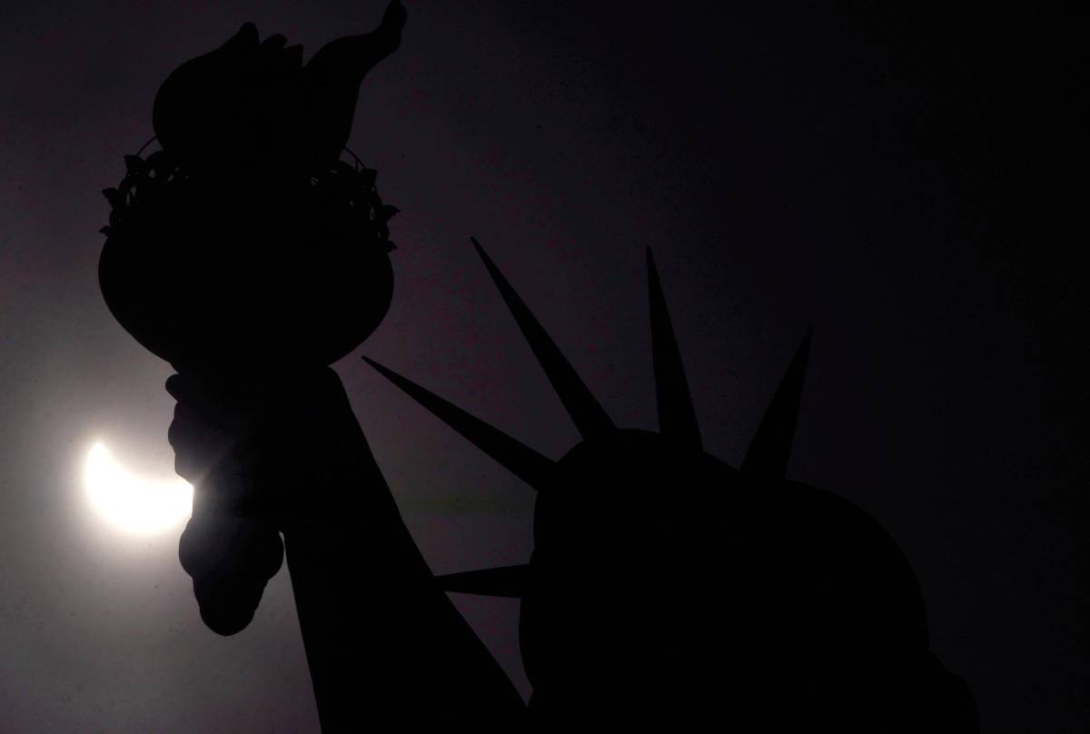 Eclipse total del Sol oscurece gran parte de América del Norte