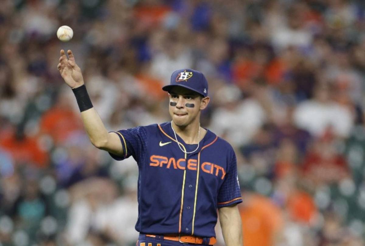 Mauricio Dubón se agiganta con tres hits en triunfo de los Astros