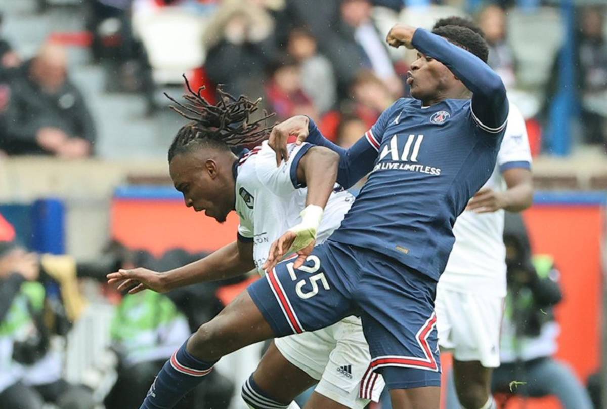 Aplazado: La puntuación que le pusieron a Alberth Elis por su partido ante PSG