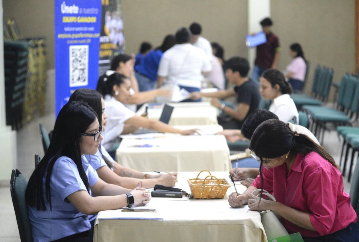 UTH y USAID presentan oportunidades de empleo